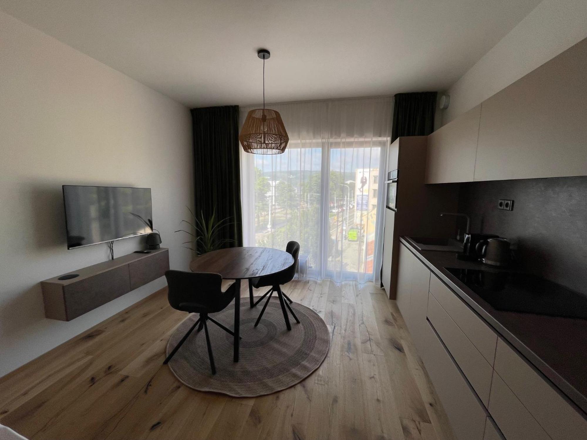Apartment H52 *