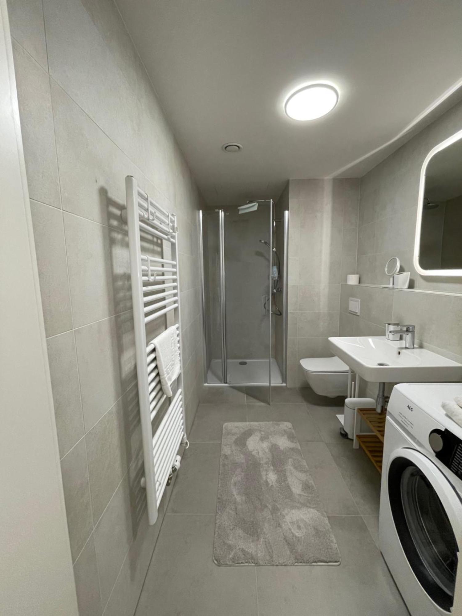 Apartment H52